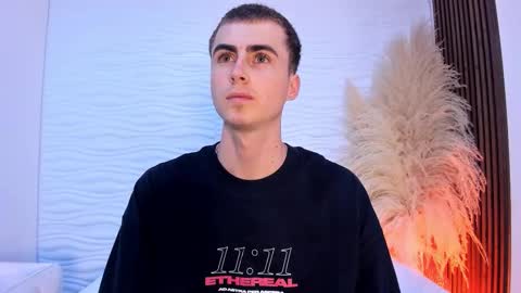 spaceboy_1 online show from February 15, 8:51 pm