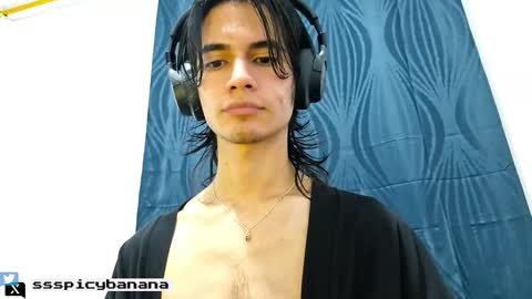 Snapshot of spaiseebuhnaanuh chatting on March 8, 6:43 am Roger online show from March 8, 6:43 am