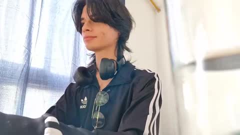 Snapshot of spaiseebuhnaanuh chatting on March 6, 5:22 pm Roger online show from March 6, 5:22 pm