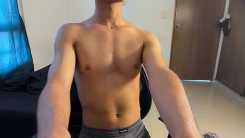 Snapshot of spaiseebuhnaanuh chatting on September 12, 12:07 pm Roger online show from September 12, 12:07 pm