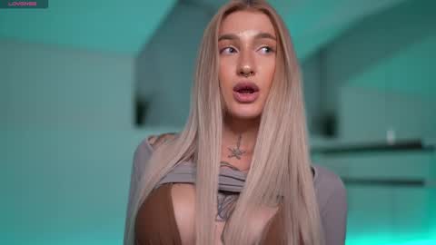 DAISY online show from February 22, 4:40 pm