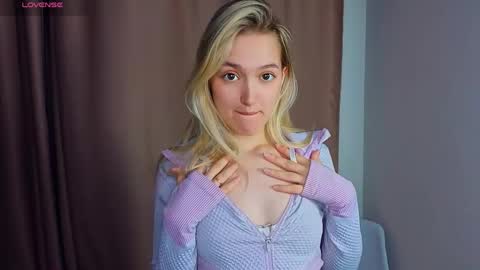 Mary online show from April 10, 7:18 pm