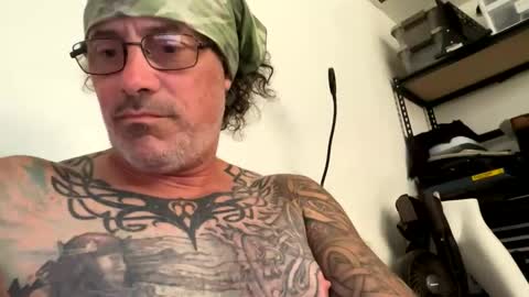 specter1972 online show from April 25, 2:25 pm