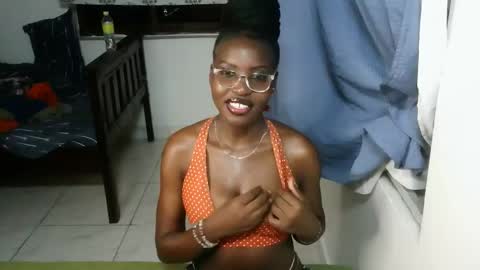 Snapshot of spicysashaa chatting on September 23, 11:11 pm spicysashaa online show from September 23, 11:11 pm