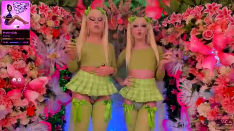 Snapshot of spicysluts chatting on November 1, 2:01 am Alison Sharon online show from November 1, 2:01 am