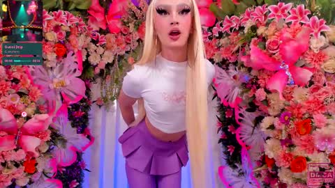 Snapshot of spicysluts chatting on October 10, 3:34 am Alison Sharon online show from October 10, 3:34 am