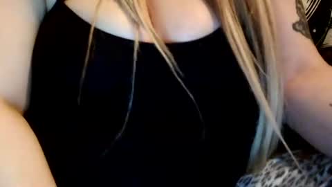 Vanessa Spade online show from December 2, 10:46 am