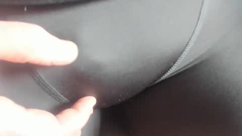 Snapshot of spreet21 chatting on December 2, 12:35 pm MicroClit online show from December 2, 12:35 pm