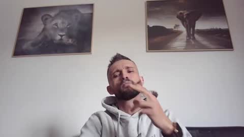 spyco82 online show from March 2, 12:01 pm