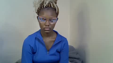 Snapshot of squirt_godes chatting on October 16, 8:18 pm Tashy online show from October 16, 8:18 pm
