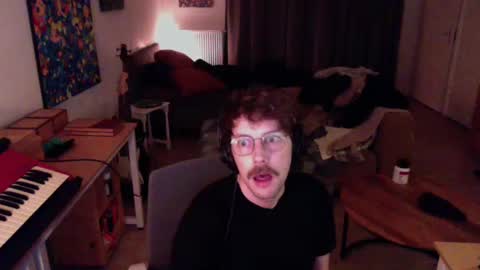 Roger online show from December 8, 2:14 am