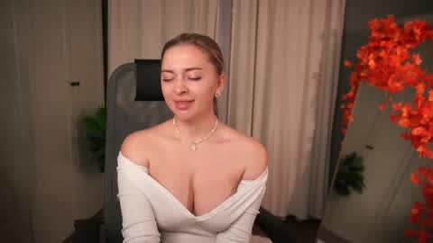 Kate online show from November 14, 2:41 pm