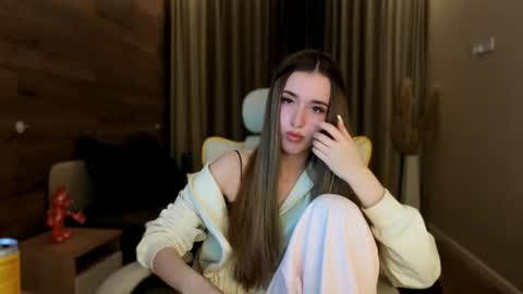 Chloe online show from July 19, 7:49 pm
