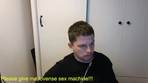 st1vemaster01 online show from April 15, 1:47 pm