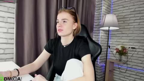 Stacey GMT5 Mo Tu We Th Fr Sa 3am -10am online show from February 2, 12:19 am