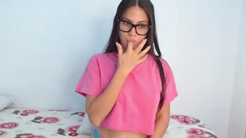 stacey_taylor7 online show from August 6, 9:24 pm