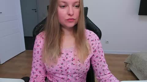 Stacy  online show from April 23, 1:57 pm