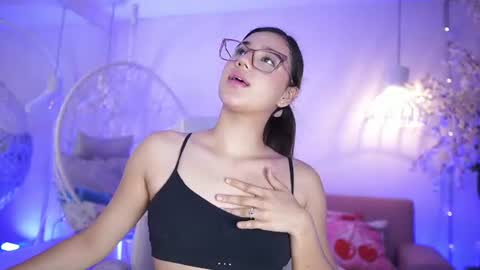 stacycooper_ online show from June 10, 7:24 pm