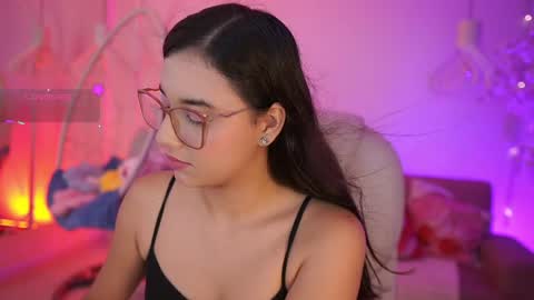 stacycooper_ online show from June 2, 7:05 pm