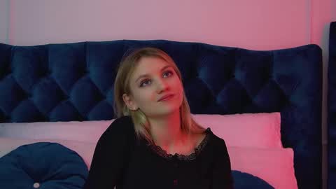 StacyEvances online show from February 19, 7:07 am