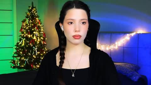 Snapshot of stacygonzales_ chatting on January 4, 9:10 am Bye bye dear See you on December 3st  online show from January 4, 9:10 am