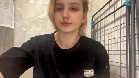 Emma online show from February 25, 7:17 pm