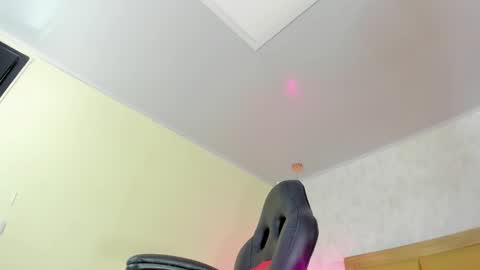 KEIMI  online show from February 14, 4:26 am