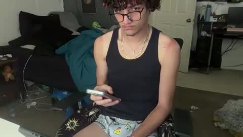 starryvari online show from April 10, 5:28 pm