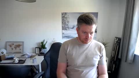 steelk2010 online show from April 22, 1:07 pm