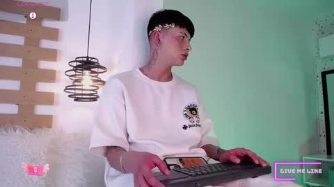 Steev online show from March 11, 5:24 am