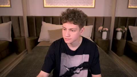 Esrefan online show from February 12, 7:50 pm