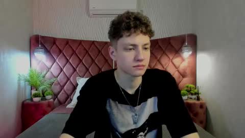 Esrefan online show from March 5, 8:07 pm