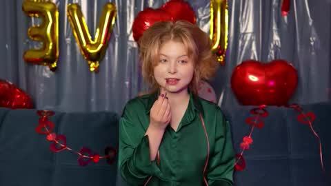 Stella online show from February 12, 7:17 pm