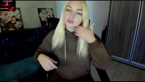 Stella  Cox online show from October 15, 8:15 am