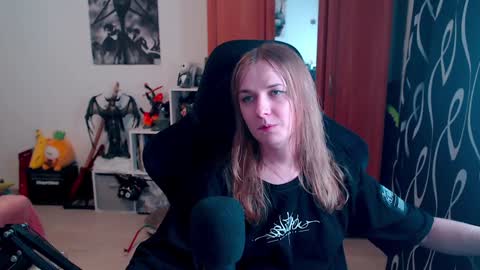 Snapshot of stella_and_carol chatting on December 3, 8:55 pm Diana online show from December 3, 8:55 pm