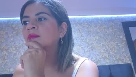 Estella online show from December 19, 11:44 pm