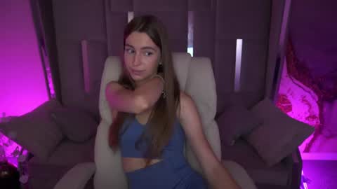 stellahoneywell online show from August 2, 6:26 am