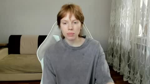 S T E L L A online show from June 2, 1:46 pm