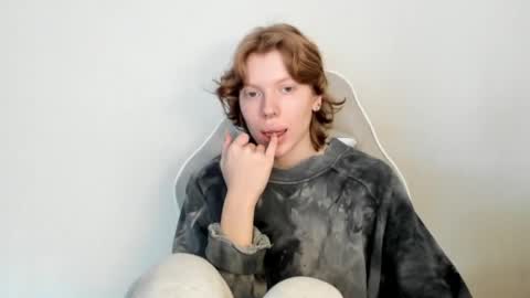 S T E L L A online show from February 28, 8:40 am