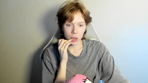 S T E L L A online show from December 22, 1:18 pm