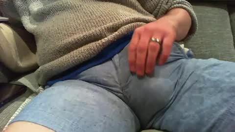 Snapshot of stemee chatting on December 19, 9:16 pm marriedsecretcrotchwatcher online show from December 19, 9:16 pm