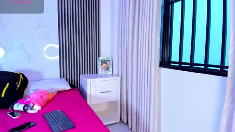 Snapshot of stephanandsamantha chatting on October 13, 10:12 pm stephanandsamantha online show from October 13, 10:12 pm