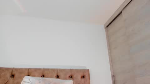 Stephania  online show from January 14, 7:55 pm