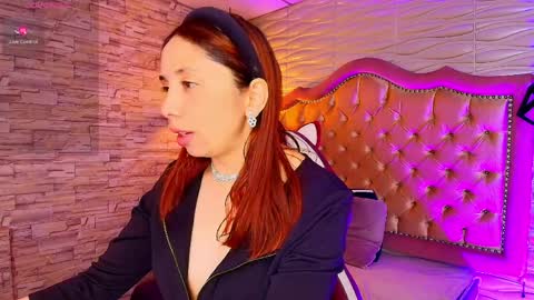 Stephaniesun  online show from April 6, 1:01 pm