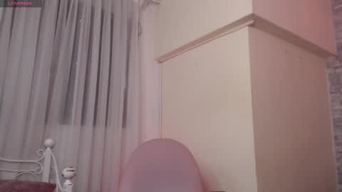 stephany_rodriguez_ online show from September 26, 1:30 pm