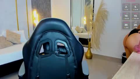 S T E P H A N Y A online show from September 16, 7:06 pm