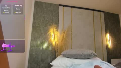 S T E P H A N Y A online show from September 26, 8:06 pm