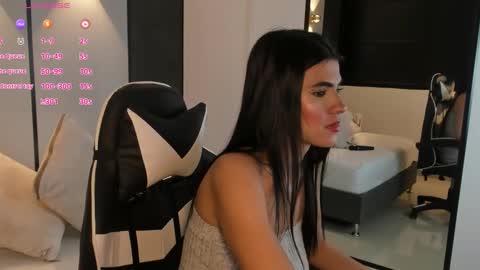 S T E P H A N Y A online show from October 16, 8:29 pm