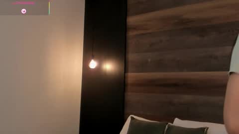 S T E P H A N Y A online show from March 4, 8:06 pm