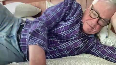 Steve online show from April 11, 1:37 pm